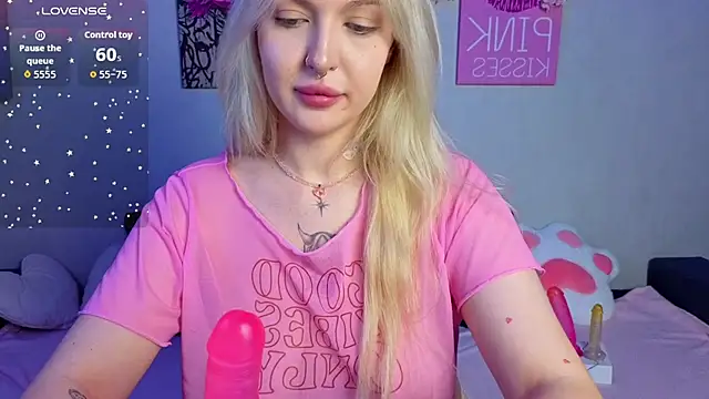 Snapshot of BlondieSummer chatting on 1, 7, 2026 BlondieSummer online show from 1, 7, 2026