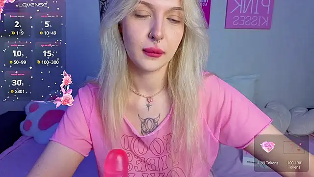 Snapshot of BlondieSummer chatting on 25, 7, 2026 BlondieSummer online show from 25, 7, 2026