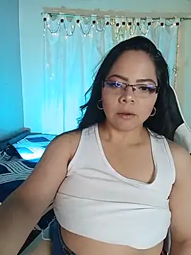 Snapshot of ROUSSE_SINCLAIR chatting on 5, 6, 2026 ROUSSE SINCLAIR online show from 5, 6, 2026