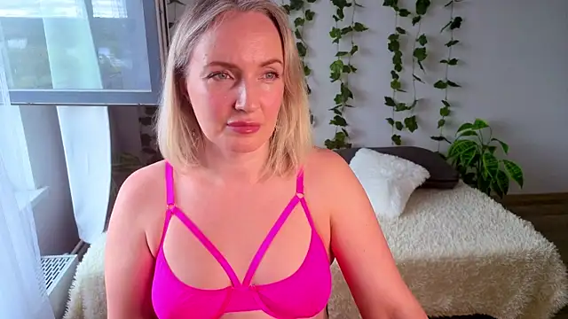 MonikFoxi online show from 24, 6, 2026