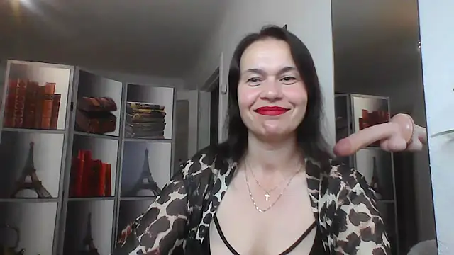 Snapshot of Selena_Moo chatting on 28, 7, 2026 Selena Moo online show from 28, 7, 2026