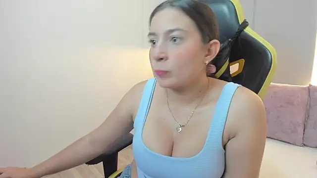 kira relish online show from 21, 4, 2026