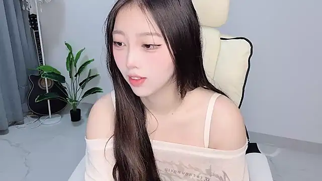 Yukiy8877 online show from 2, 4, 2026
