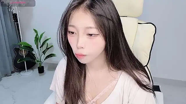 Yukiy8877 online show from 28, 4, 2026