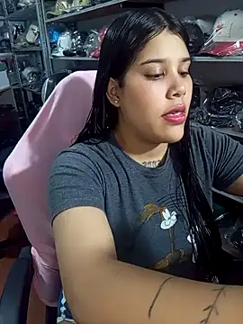 venuslaferte  online show from 8, 4, 2026