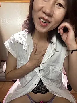 lilysister66 online show from 21, 4, 2026