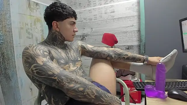 Snapshot of Gury_tattoo chatting on 11, 5, 2026 Gury tattoo online show from 11, 5, 2026