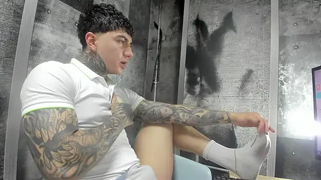 Snapshot of Gury_tattoo chatting on 18, 5, 2026 Gury tattoo online show from 18, 5, 2026