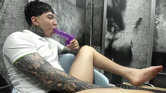 Snapshot of Gury_tattoo chatting on 23, 5, 2026 Gury tattoo online show from 23, 5, 2026