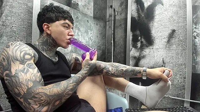 Snapshot of Gury_tattoo chatting on 27, 5, 2026 Gury tattoo online show from 27, 5, 2026