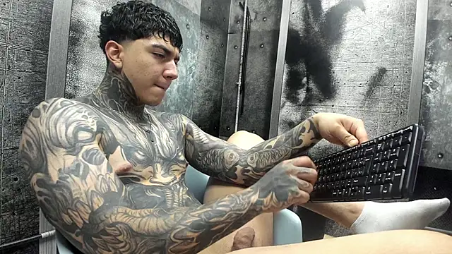 Snapshot of Gury_tattoo chatting on 4, 6, 2026 Gury tattoo online show from 4, 6, 2026