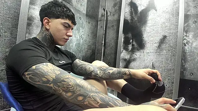 Snapshot of Gury_tattoo chatting on 5, 6, 2026 Gury tattoo online show from 5, 6, 2026