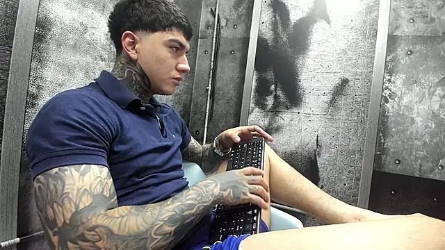 Snapshot of Gury_tattoo chatting on 12, 6, 2026 Gury tattoo online show from 12, 6, 2026