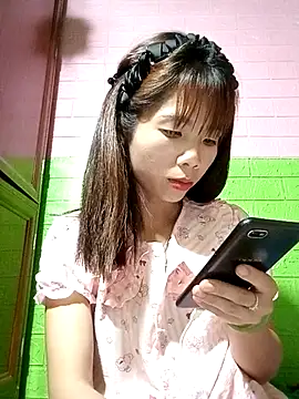 AmyLinee01 online show from 28, 4, 2026