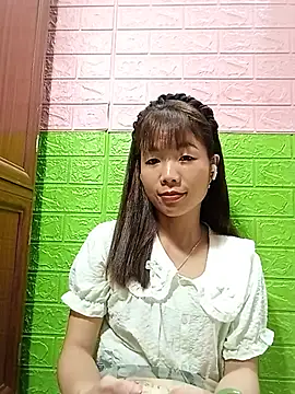 AmyLinee01 online show from 19, 6, 2026
