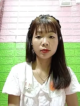 AmyLinee01 online show from 23, 6, 2026