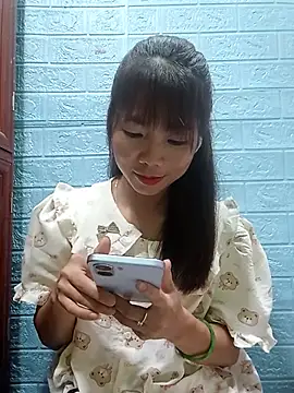 AmyLinee01 online show from 28, 7, 2026