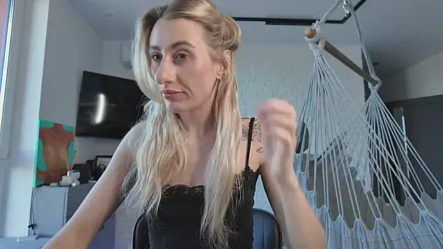 HEY KITSUNKA online show from 4, 4, 2026