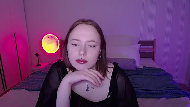 SelenaLily online show from 17, 4, 2026