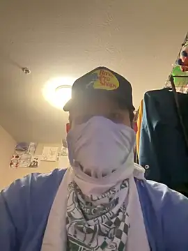 Snapshot of mcrenmf chatting on 22, 3, 2026 mcrenmf online show from 22, 3, 2026