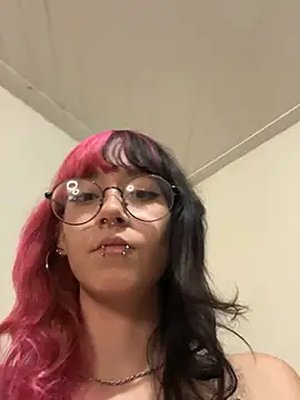 Snapshot of Moon_ chatting on 15, 4, 2026 Moon online show from 15, 4, 2026