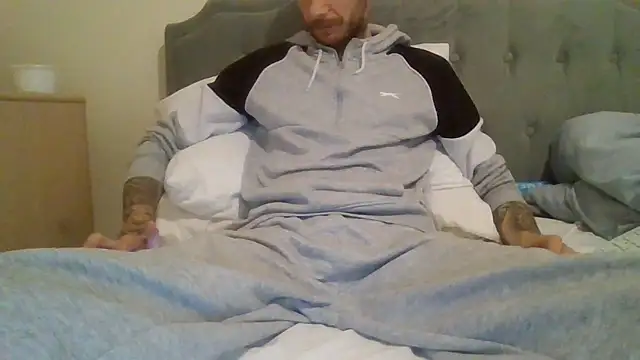 feetlovrr94 online show from 13, 4, 2026