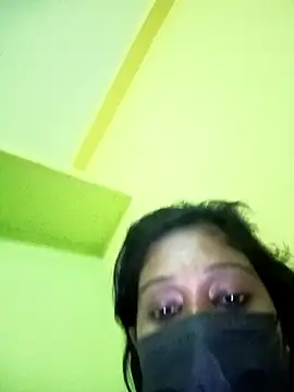 bannerjeesneha20 online show from 18, 4, 2026