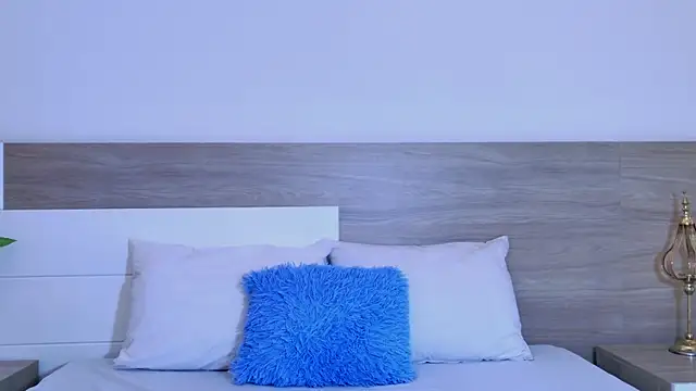 Snapshot of Elodie_Laurent chatting on 25, 3, 2026 Elodie Laurent online show from 25, 3, 2026