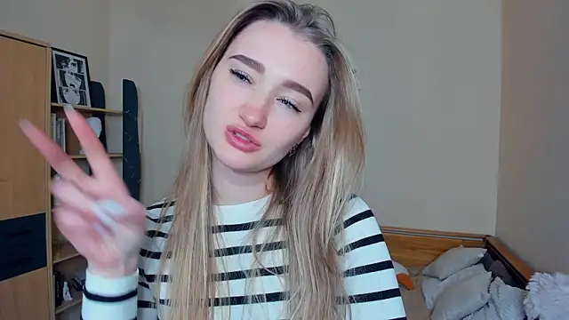 VioletteClaire online show from 8, 5, 2026