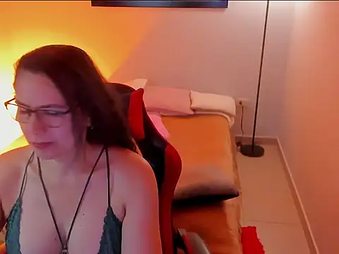 jazmin steele online show from 1, 4, 2026