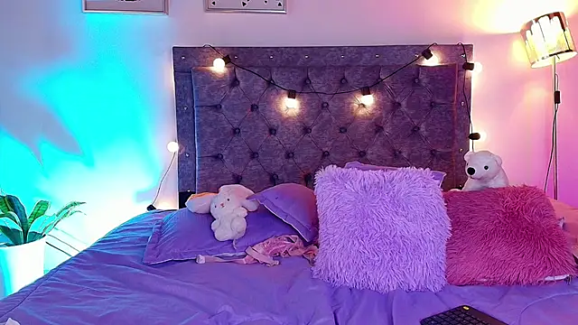 Snapshot of Daphne_Rosse chatting on 28, 7, 2026 Daphne Rosse online show from 28, 7, 2026