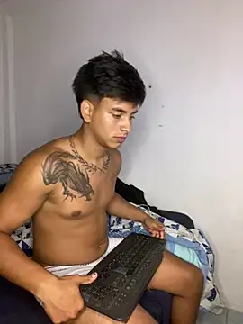 Snapshot of Maximiliano_walker chatting on 4, 4, 2026 Maximiliano walker online show from 4, 4, 2026