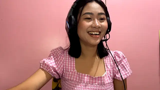 Snapshot of IndiraBrieger chatting on 26, 3, 2026 IndiraBrieger online show from 26, 3, 2026