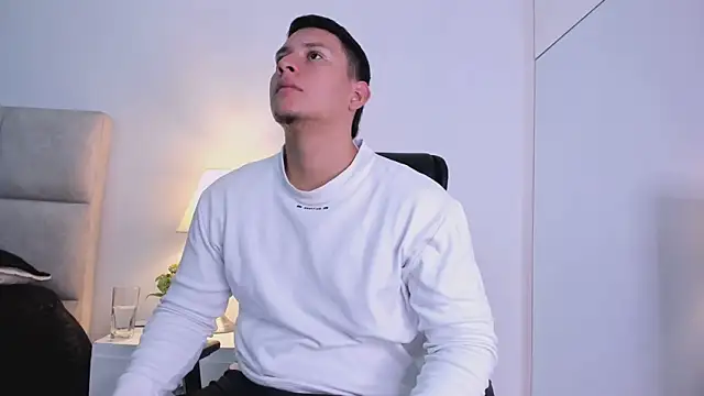 Chriss Diamond online show from 3, 8, 2026