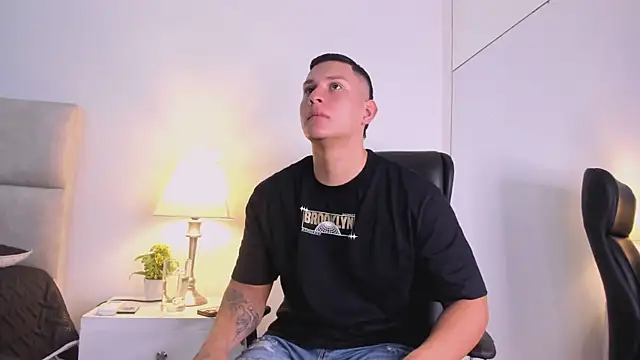 Chriss Diamond online show from 8, 8, 2026