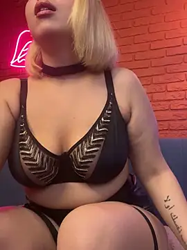 Snapshot of angelic_coy chatting on 22, 4, 2026 angelic coy online show from 22, 4, 2026