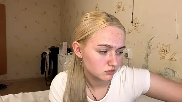 Sophia Blonde online show from 5, 4, 2026