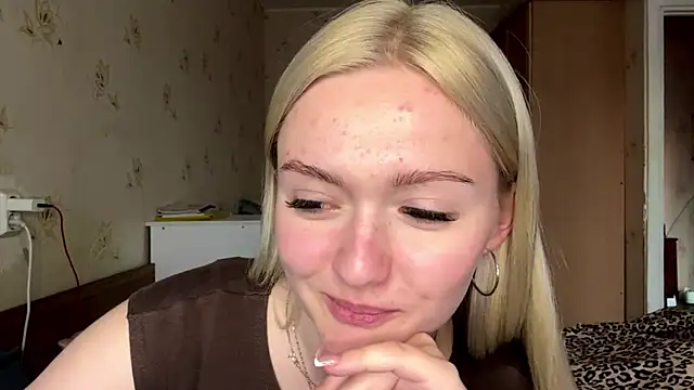 Sophia Blonde online show from 14, 4, 2026