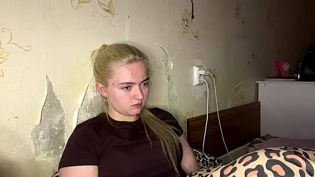 Sophia Blonde online show from 24, 4, 2026