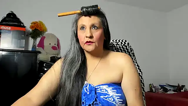 Merlyna Goldenss online show from 25, 4, 2026