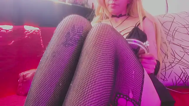 Snapshot of Nyxara- chatting on 6, 6, 2026 Nyxara- online show from 6, 6, 2026