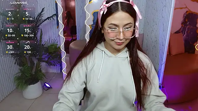 Tiiana tay online show from 30, 4, 2026