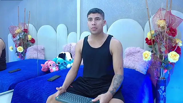 party duo playboy online show from 13, 4, 2026