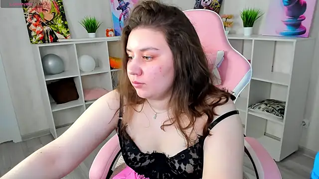 Maya Raay online show from 6, 4, 2026