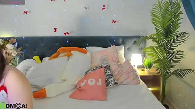 Maya Raay online show from 17, 4, 2026