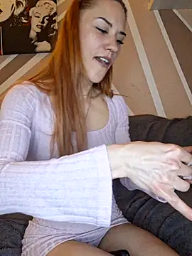 SlimBellaOfficial online show from 18, 4, 2026
