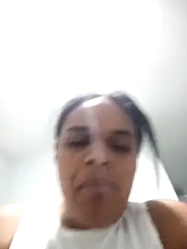 Snapshot of sexybronwgirl chatting on 28, 3, 2026 sexybronwgirl online show from 28, 3, 2026