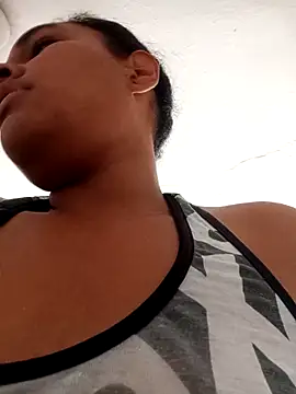 Snapshot of sexybronwgirl chatting on 31, 3, 2026 sexybronwgirl online show from 31, 3, 2026