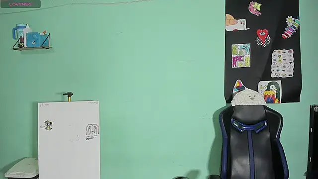 TYLERhHOT2005 online show from 18, 4, 2026