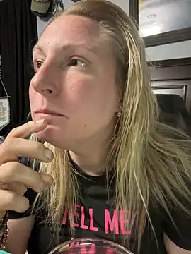 Snapshot of sweetkacibaby chatting on 27, 5, 2026 sweetkacibaby online show from 27, 5, 2026